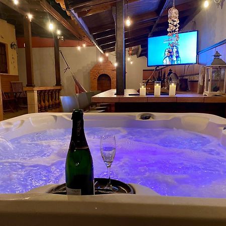 3-Bedroom Villa With A Jacuzzi Noord Exterior photo