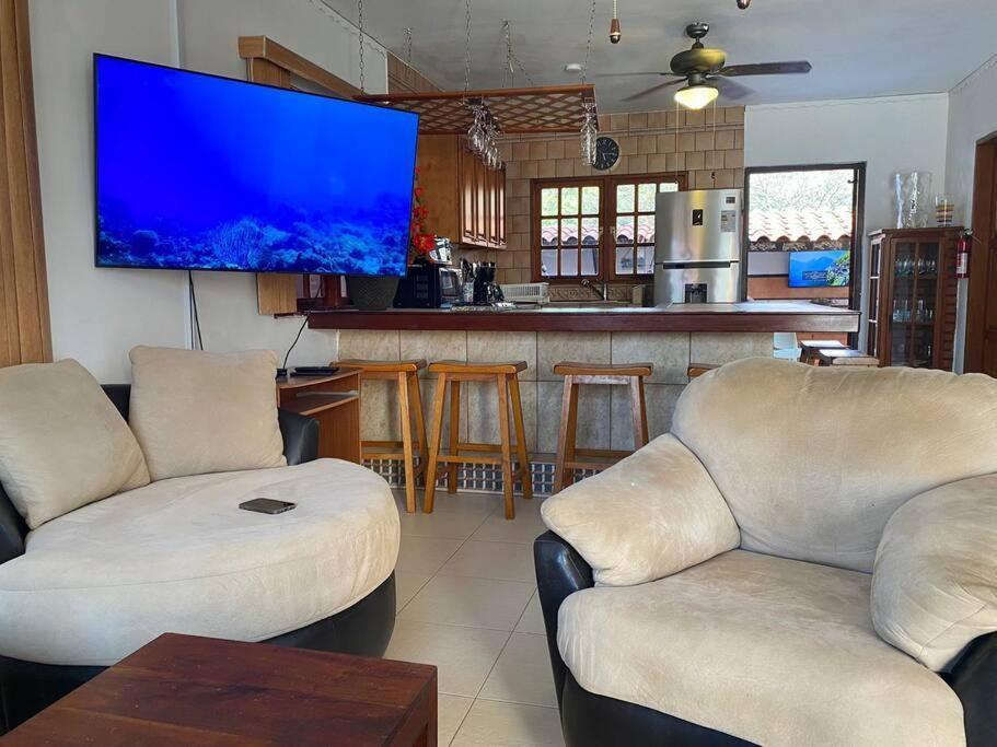3-Bedroom Villa With A Jacuzzi Noord Exterior photo