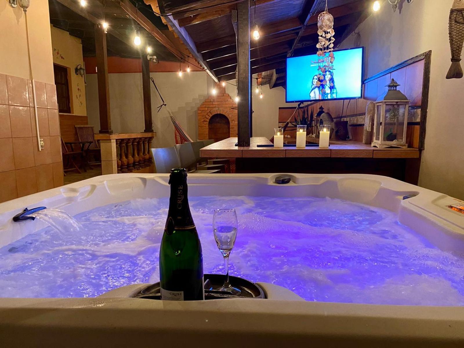 3-Bedroom Villa With A Jacuzzi Noord Exterior photo